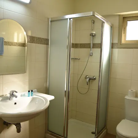 إيليسو 2* لارنكا