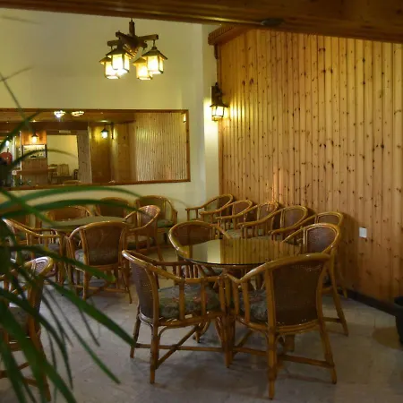 فندق إيليسو لارنكا